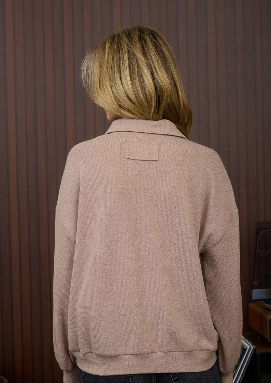 Lightweight Collared Pullover