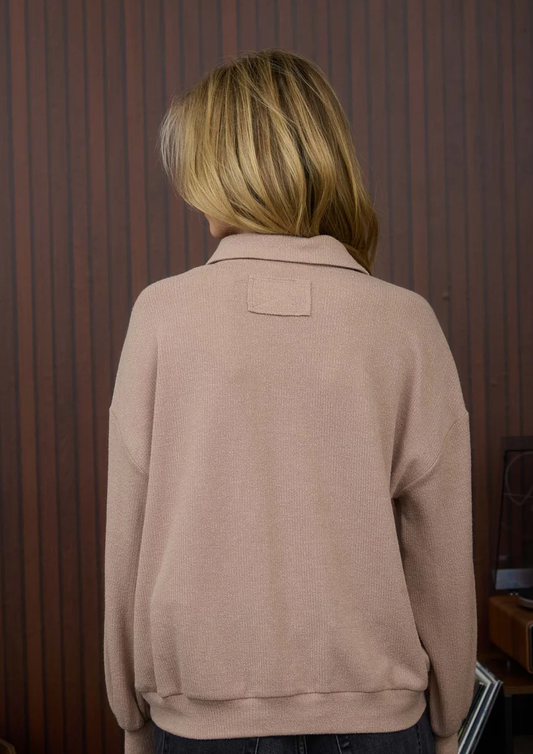 Lightweight Collared Pullover